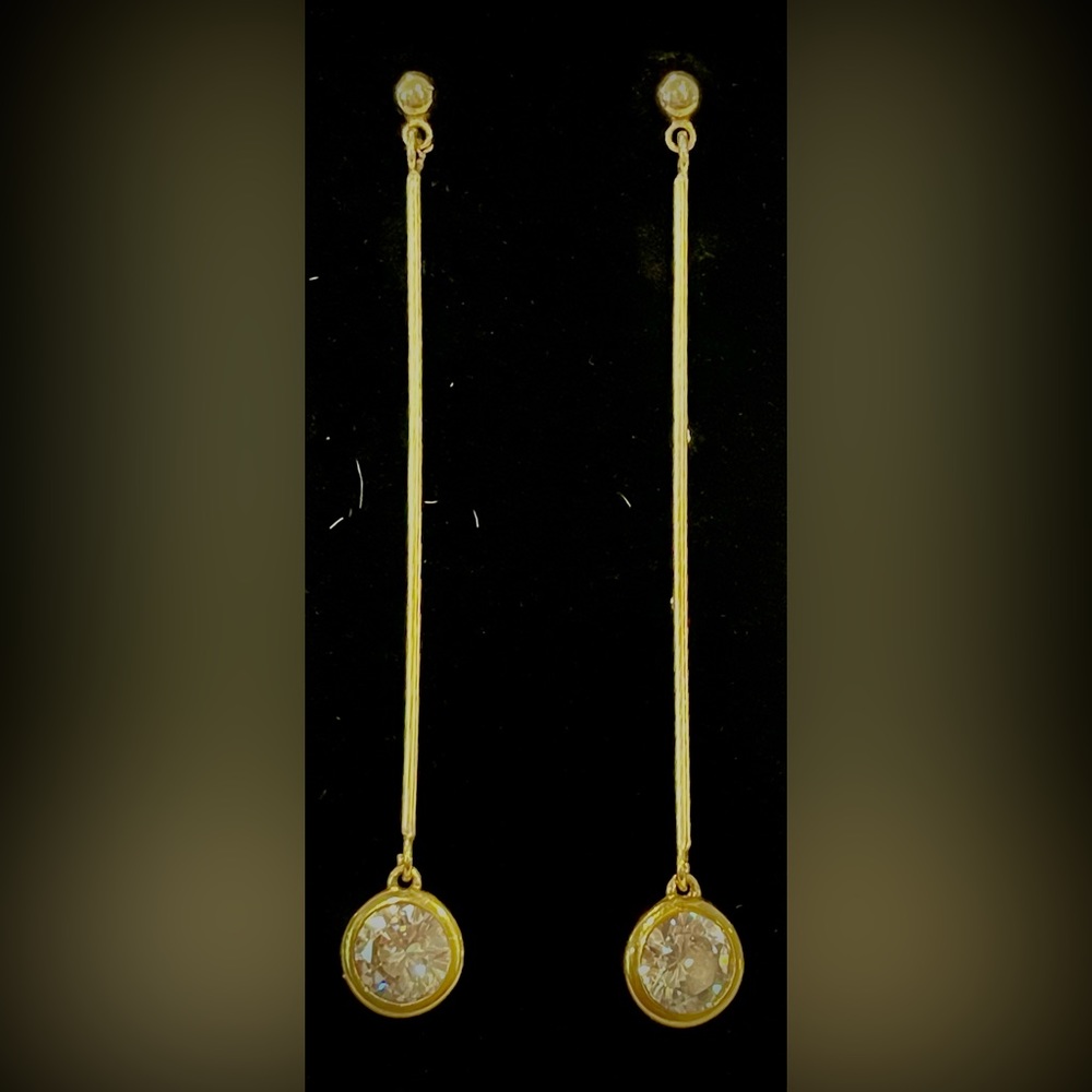 Gold and Diamond simulant Earrings. - Picture 3 of 7